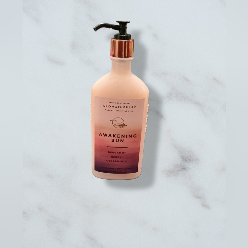 Bath & Body Works Aromatherapy Awakening Sun Lotion - Peach Gradient